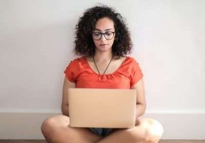 woman-in-orange-crew-neck-t-shirt-sitting-on-brown-wooden-3762368-scaled woman-in-orange-crew-neck-t-shirt-sitting-on-brown-wooden-3762368-scaled